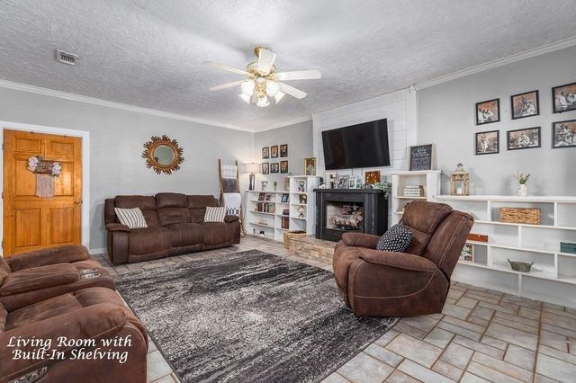 3921 Fm 1669, Huntington, TX 75949