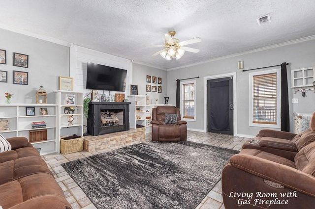 3921 Fm 1669, Huntington, TX 75949