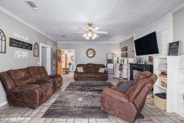 3921 Fm 1669, Huntington, TX 75949