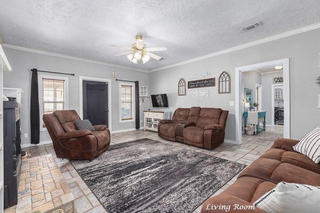 3921 Fm 1669, Huntington, TX 75949