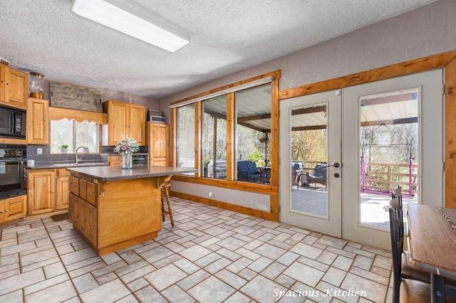 3921 Fm 1669, Huntington, TX 75949