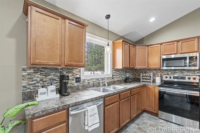 8700 142nd Avenue, West Olive, MI 49460