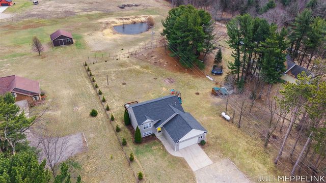 8700 142nd Avenue, West Olive, MI 49460