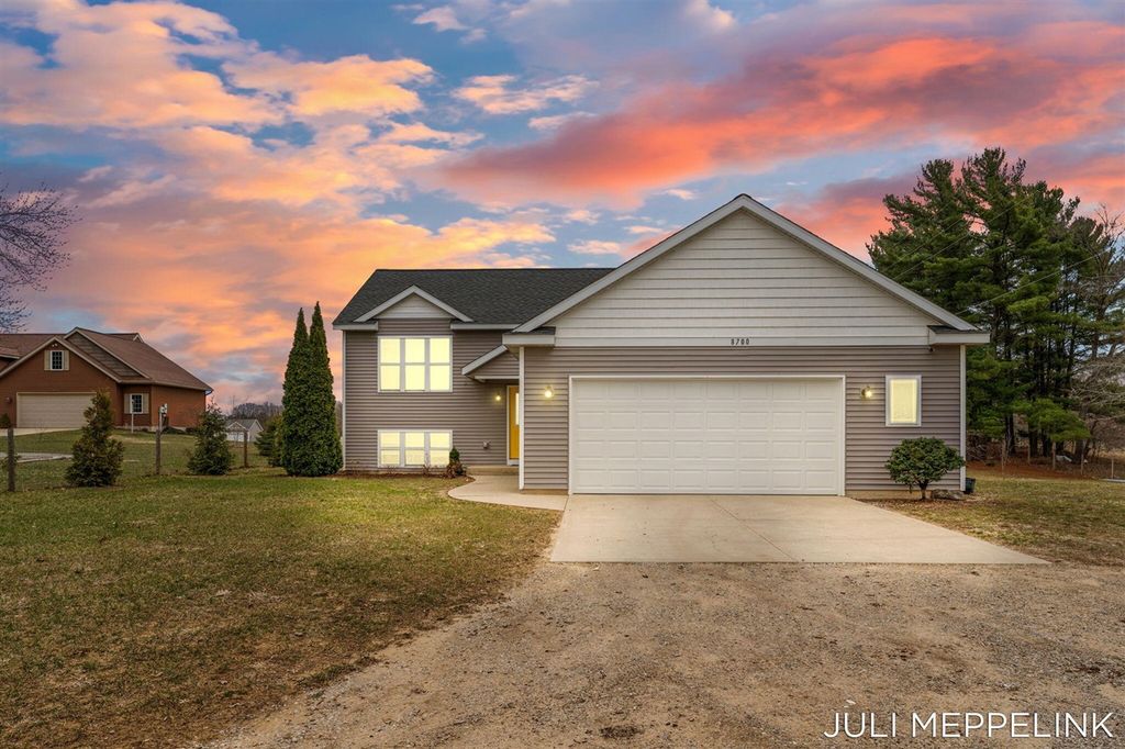 8700 142nd Avenue, West Olive, MI 49460