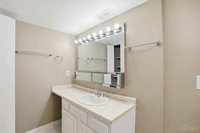 2680 Lehman Road, Cincinnati, OH 45204