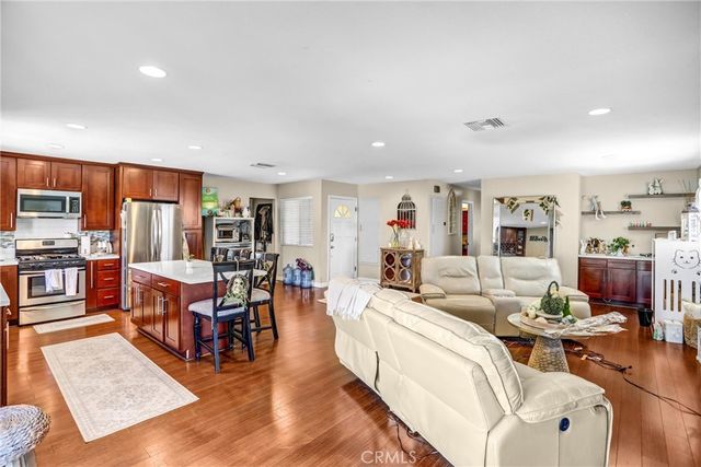 6280 Kinlock Avenue, Rancho Cucamonga, CA 91737