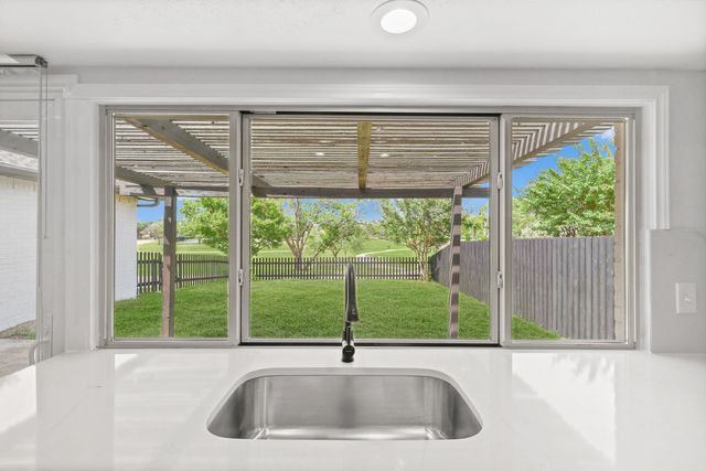 3022 Ravine Trail, Carrollton, TX 75007