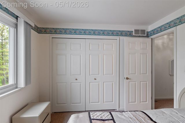 766 Challenging Trail, South Lyon, MI 48178