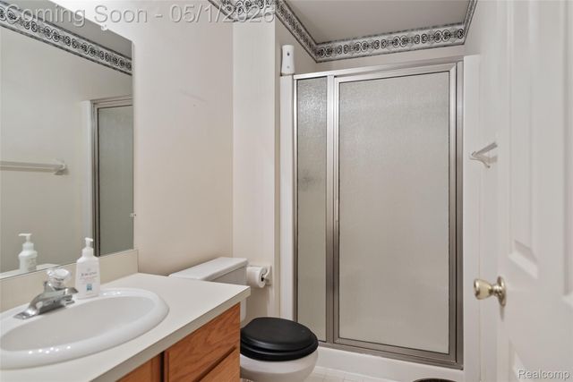 766 Challenging Trail, South Lyon, MI 48178