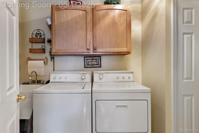 766 Challenging Trail, South Lyon, MI 48178