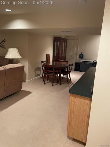 766 Challenging Trail, South Lyon, MI 48178