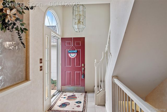766 Challenging Trail, South Lyon, MI 48178