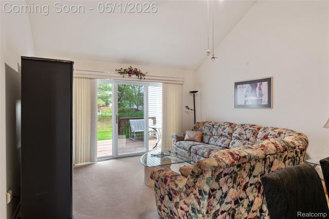 766 Challenging Trail, South Lyon, MI 48178