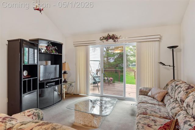 766 Challenging Trail, South Lyon, MI 48178