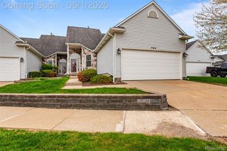766 Challenging Trail, South Lyon, MI 48178