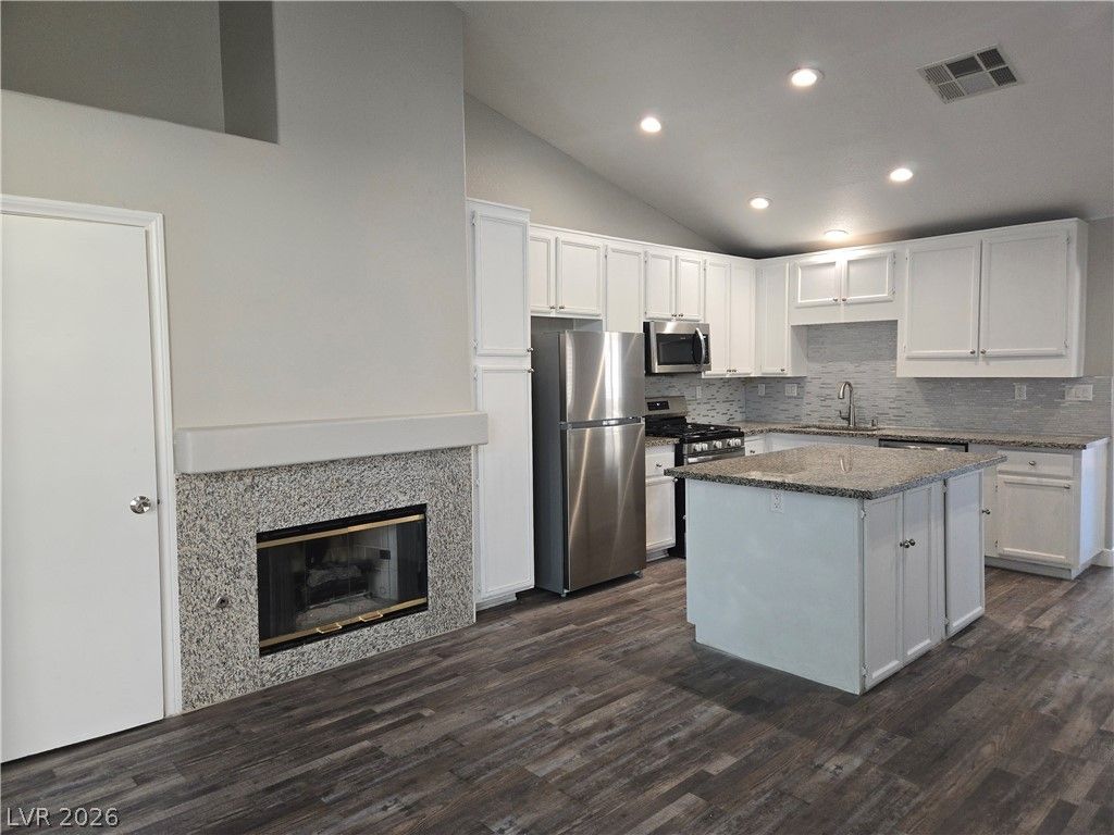 1613 Golden Glen Court, North Las Vegas, NV 89031 — photo 5