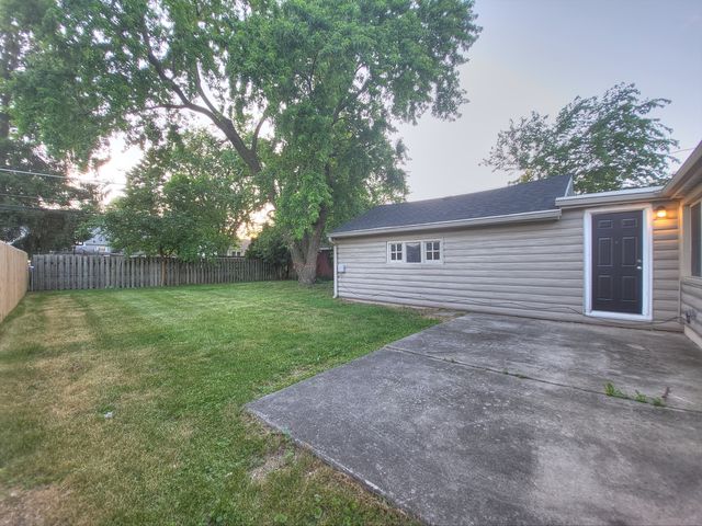 14610 Sawyer Avenue, Midlothian, IL 60445