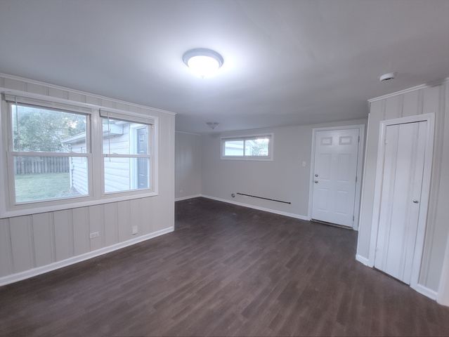14610 Sawyer Avenue, Midlothian, IL 60445