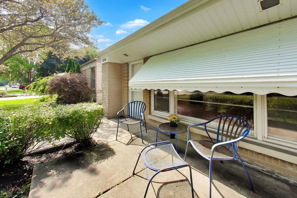 8720 Monticello Avenue, Skokie, IL 60076 — photo 2