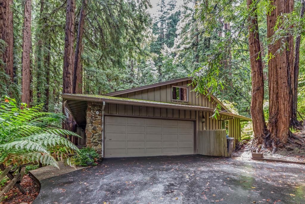 Image 16 of property listing at 573 Patrol Road, Woodside, CA 94062