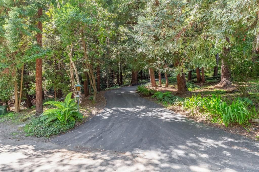 Image 18 of property listing at 573 Patrol Road, Woodside, CA 94062