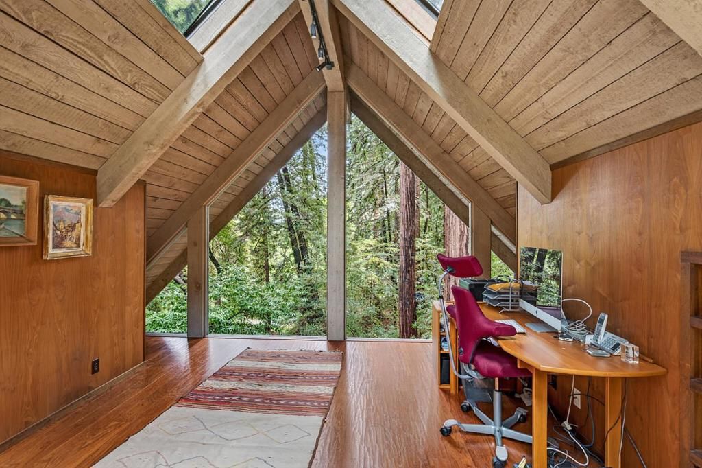 Image 5 of property listing at 573 Patrol Road, Woodside, CA 94062