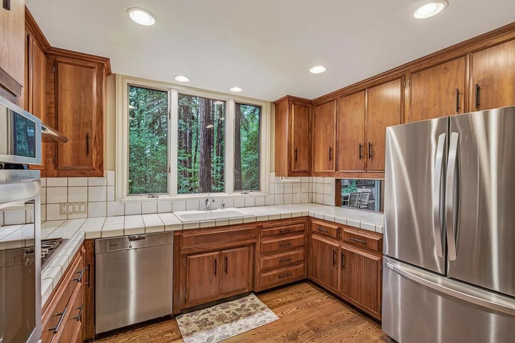 Image 8 of property listing at 573 Patrol Road, Woodside, CA 94062