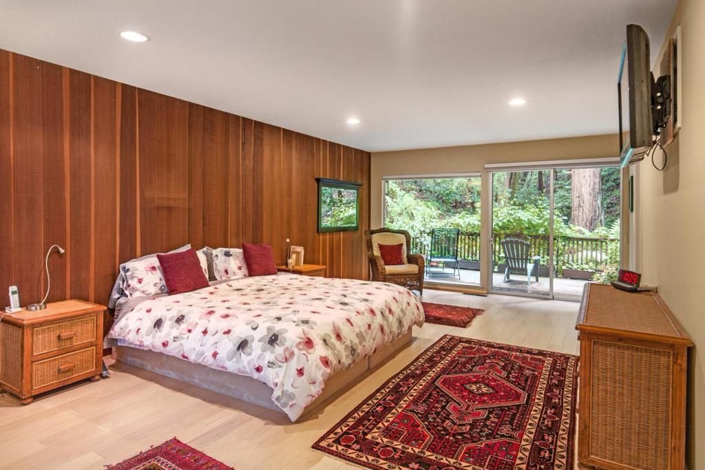 Image 9 of property listing at 573 Patrol Road, Woodside, CA 94062