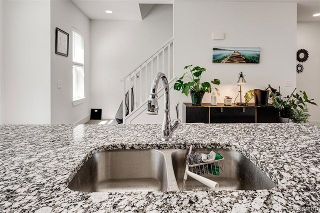 5973 Stella Drive, Troy, MI 48085