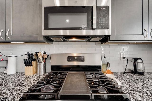 5973 Stella Drive, Troy, MI 48085