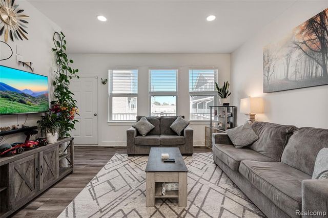 5973 Stella Drive, Troy, MI 48085