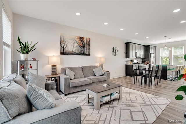 5973 Stella Drive, Troy, MI 48085