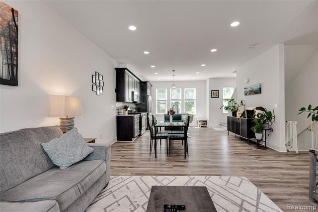 5973 Stella Drive, Troy, MI 48085