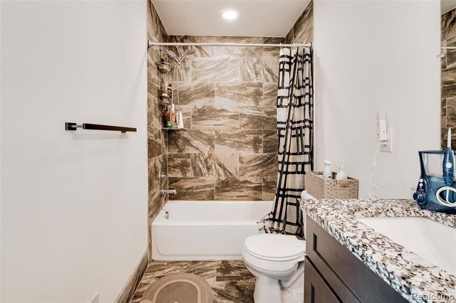 5973 Stella Drive, Troy, MI 48085