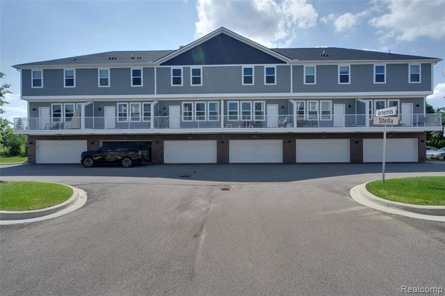 5973 Stella Drive, Troy, MI 48085