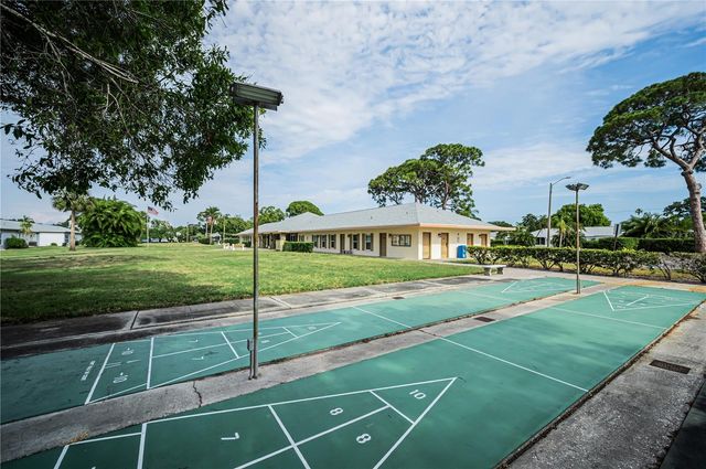 8082 ANNWOOD ROAD, Seminole, FL 33777