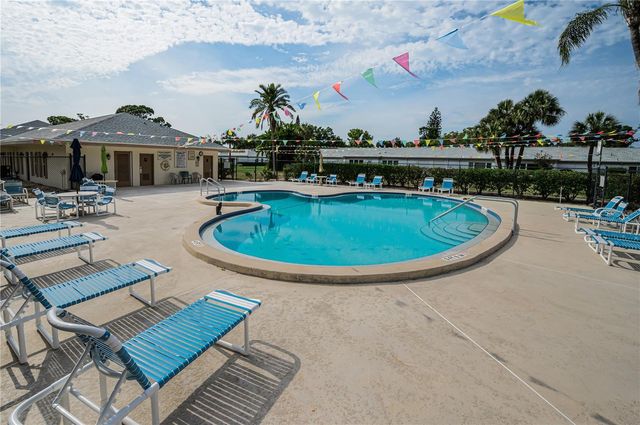 8082 ANNWOOD ROAD, Seminole, FL 33777