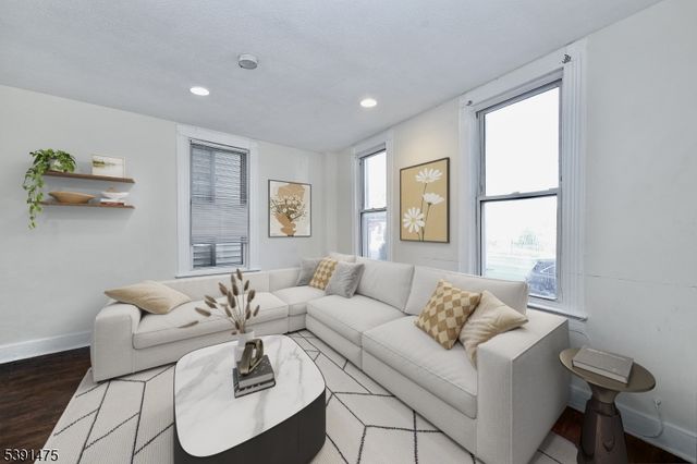 198 Glenwood Ave, Bloomfield Twp., NJ 07003