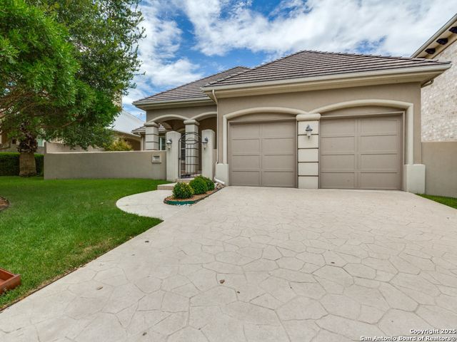 107 Calais, Shavano Park, TX 78249