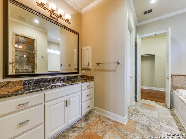 107 Calais, Shavano Park, TX 78249