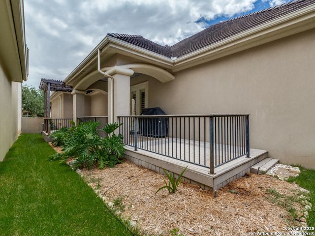 107 Calais, Shavano Park, TX 78249