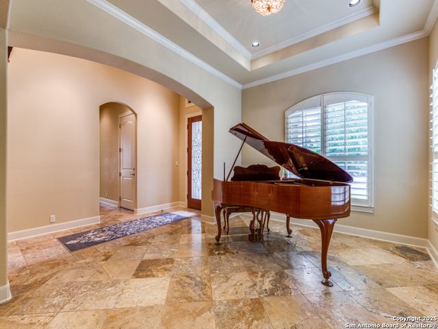 107 Calais, Shavano Park, TX 78249