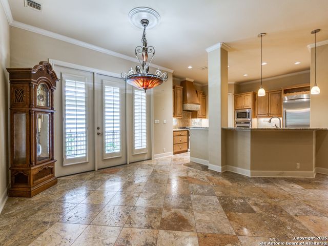 107 Calais, Shavano Park, TX 78249