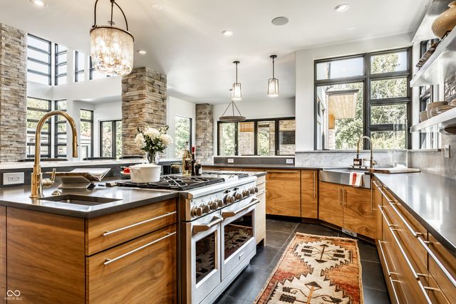 6301 Montana Springs Drive, Zionsville, IN 46077