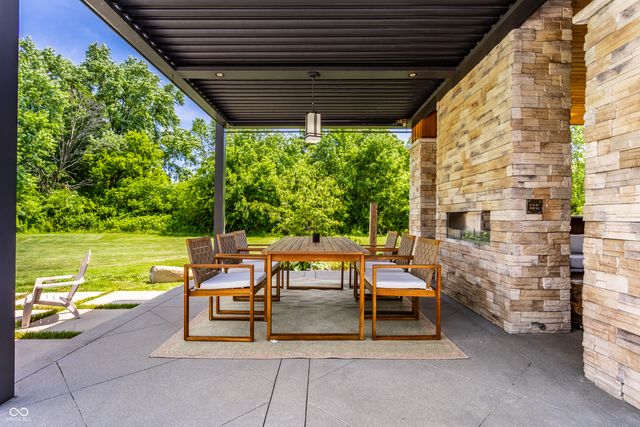 6301 Montana Springs Drive, Zionsville, IN 46077