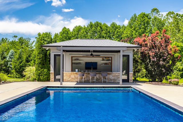 6301 Montana Springs Drive, Zionsville, IN 46077