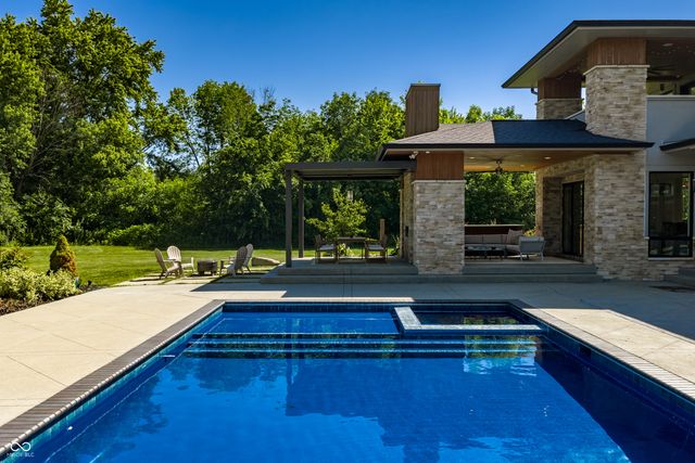 6301 Montana Springs Drive, Zionsville, IN 46077