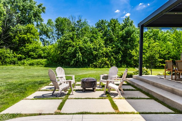 6301 Montana Springs Drive, Zionsville, IN 46077