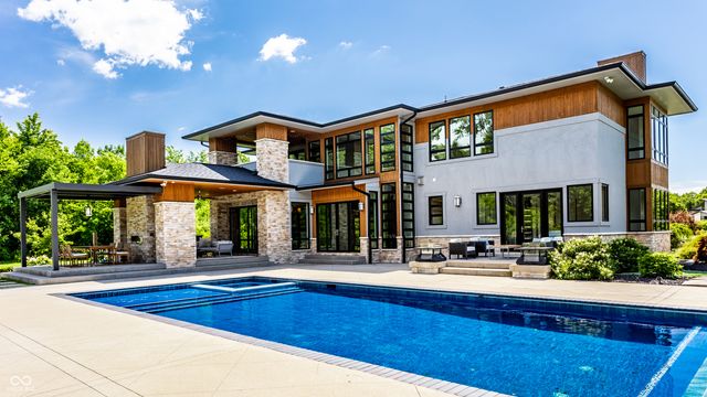 6301 Montana Springs Drive, Zionsville, IN 46077