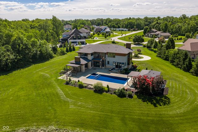 6301 Montana Springs Drive, Zionsville, IN 46077